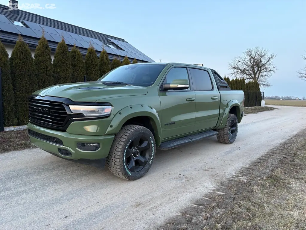 Dodge Ram 1500 motor 5.7 HEMI rok 2022
